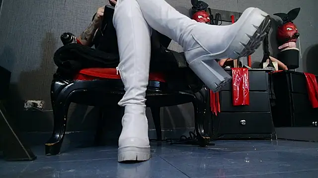 LusstCruella online show from 02.13.25