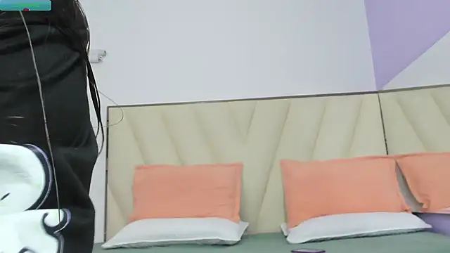 Snapshot of Laia_and_Aloby chatting on 01.31.26 Laia and Aloby online show from 01.31.26