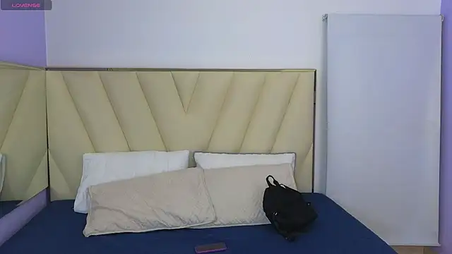 Snapshot of Laia_and_Aloby chatting on 02.04.26 Laia and Aloby online show from 02.04.26