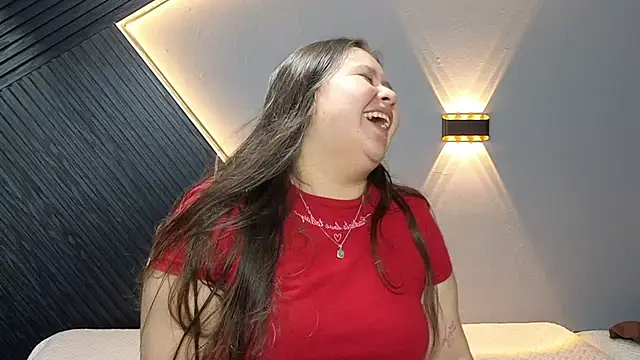 Snapshot of Laia_and_Aloby chatting on 02.07.26 Laia and Aloby online show from 02.07.26