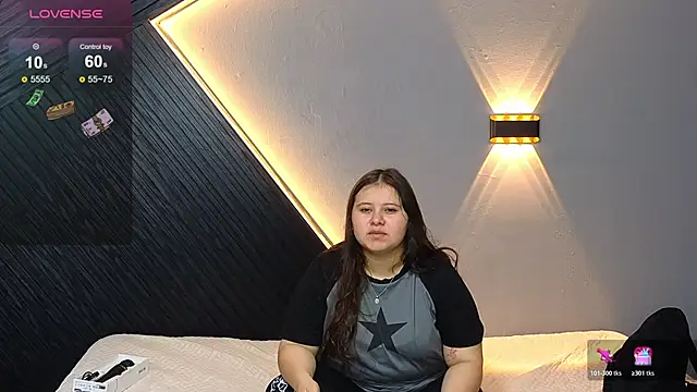 Snapshot of Laia_and_Aloby chatting on 02.13.26 Laia and Aloby online show from 02.13.26