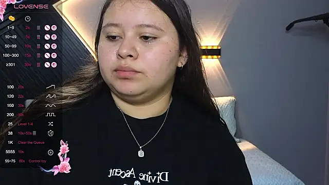 Snapshot of Laia_and_Aloby chatting on 02.18.26 Laia and Aloby online show from 02.18.26