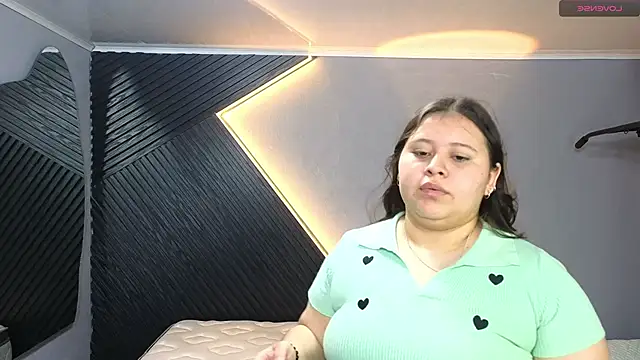 Snapshot of Laia_and_Aloby chatting on 02.20.26 Laia and Aloby online show from 02.20.26