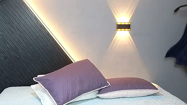 Snapshot of Laia_and_Aloby chatting on 02.26.26 Laia and Aloby online show from 02.26.26