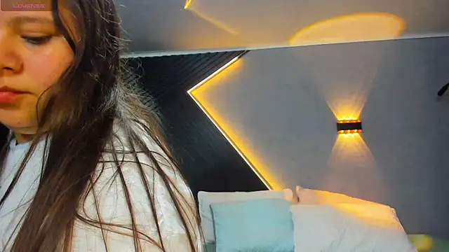 Laia and Aloby online show from 04.09.26