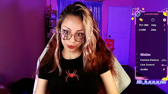 Snapshot of 7Hana7 chatting on 10.30.25 7Hana7 online show from 10.30.25