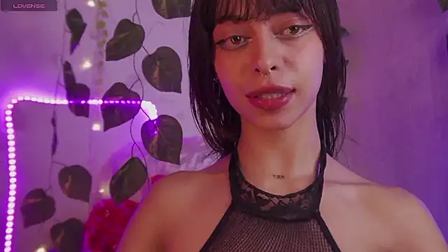 Snapshot of Kitty_arts chatting on 12.07.24 Kitty arts online show from 12.07.24