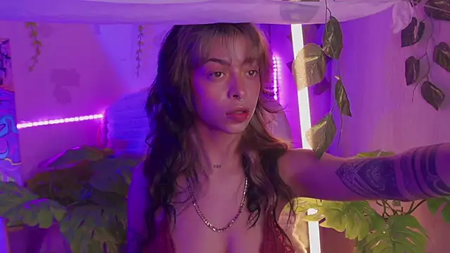 Snapshot of Kitty_arts chatting on 02.28.25 Kitty arts online show from 02.28.25