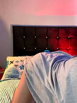 Snapshot of Kitty_arts chatting on 11.13.25 Kitty arts online show from 11.13.25