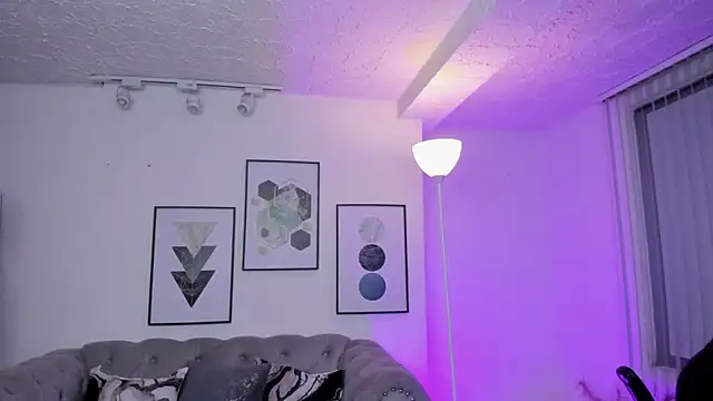 kendaall jenner  online show from 01.29.25