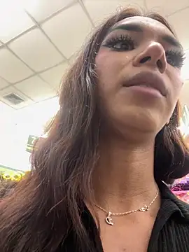 Snapshot of Nikol_Rang__ chatting on 11.27.25 Nikol Rang online show from 11.27.25