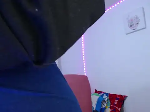 Snapshot of katty_ebonny chatting on 10.02.25 katty ebonny online show from 10.02.25