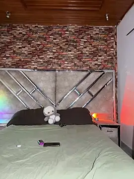 G Poseidon y Cloe online show from 12.13.25