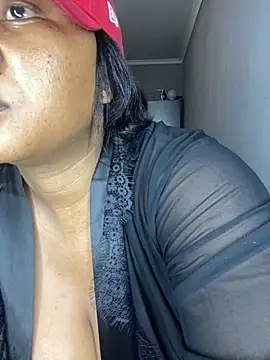 Snapshot of MayaPassion chatting on 11.06.25 MayaPassion online show from 11.06.25