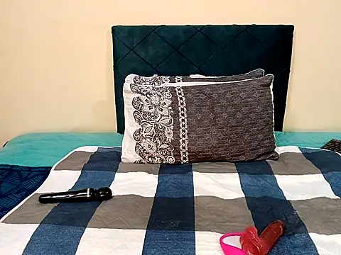 Snapshot of chloechrome chatting on 03.21.25 chloechrome online show from 03.21.25