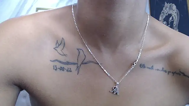 Snapshot of Violeth_b chatting on 02.08.25 Violeth b online show from 02.08.25