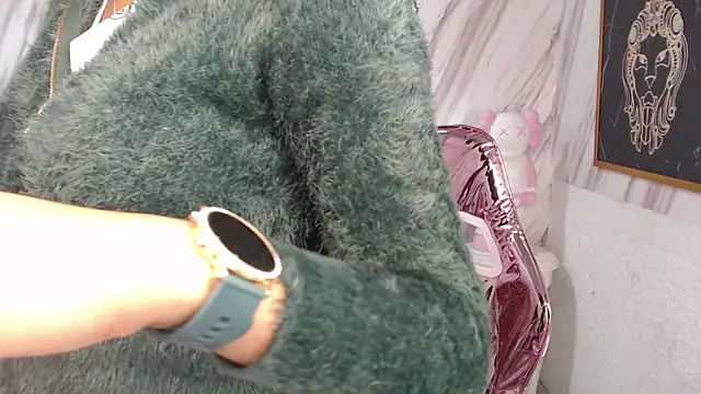 Snapshot of Violeth_b chatting on 02.13.25 Violeth b online show from 02.13.25