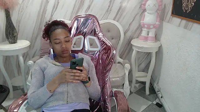 Snapshot of Violeth_b chatting on 03.01.25 Violeth b online show from 03.01.25