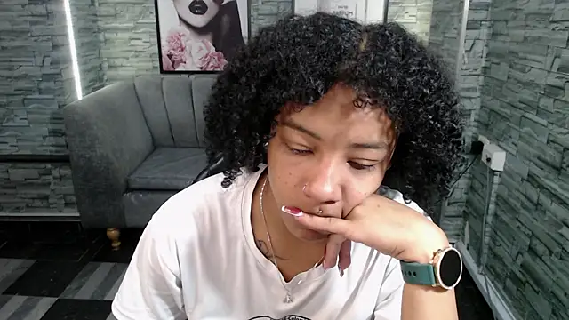 Snapshot of Violeth_b chatting on 09.09.25 Violeth b online show from 09.09.25