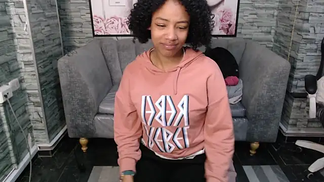 Snapshot of Violeth_b chatting on 09.15.25 Violeth b online show from 09.15.25