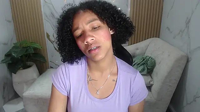 Snapshot of Violeth_b chatting on 10.16.25 Violeth b online show from 10.16.25