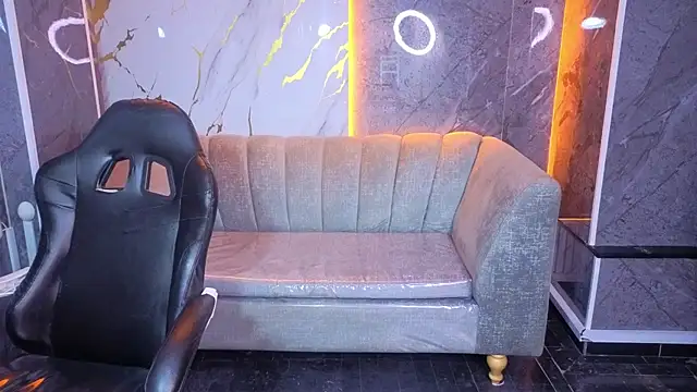 Snapshot of Violeth_b chatting on 11.22.25 Violeth b online show from 11.22.25