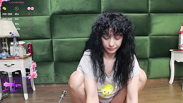 Snapshot of SelenSummer chatting on 10.22.25 SelenSummer online show from 10.22.25