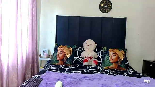 quenliyasa online show from 11.28.25