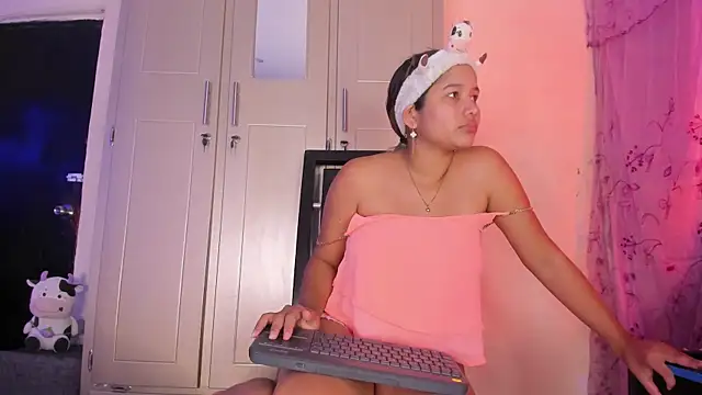 Snapshot of dafnezahiraa_ chatting on 05.23.26 dafnezahiraa online show from 05.23.26