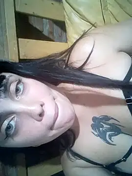 Snapshot of lucylovles chatting on 05.25.26 lucylovles online show from 05.25.26