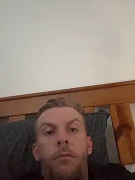 Snapshot of aus_guy93 chatting on 10.29.25 aus guy93 online show from 10.29.25