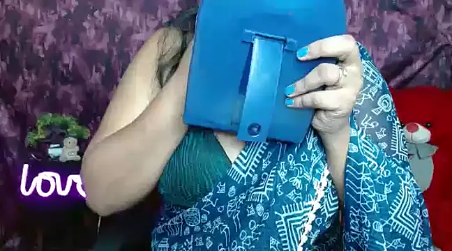 Snapshot of Naughty_Ayesha1 chatting on 12.29.24 Naughty Ayesha1 online show from 12.29.24