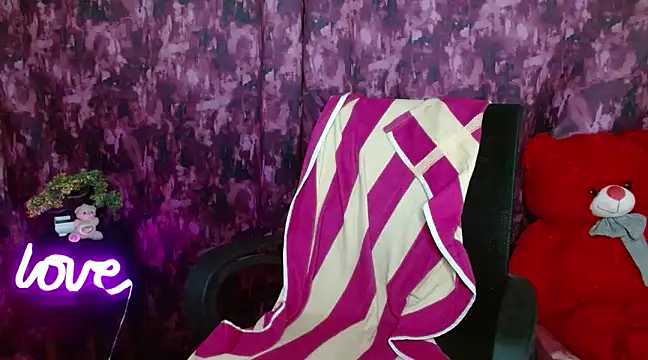 Snapshot of Naughty_Ayesha1 chatting on 01.18.25 Naughty Ayesha1 online show from 01.18.25