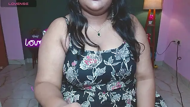 Snapshot of Naughty_Ayesha1 chatting on 10.31.25 Naughty Ayesha1 online show from 10.31.25