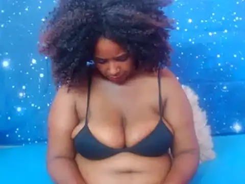 Snapshot of 2Sweetysmile chatting on 01.12.25 2Sweetysmile online show from 01.12.25