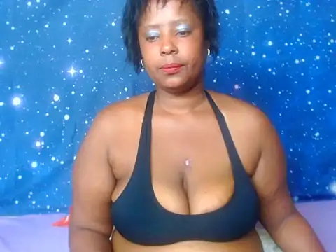 Snapshot of 2Sweetysmile chatting on 02.17.25 2Sweetysmile online show from 02.17.25