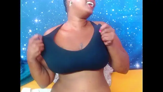 Snapshot of 2Sweetysmile chatting on 03.06.25 2Sweetysmile online show from 03.06.25