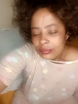 Snapshot of 2Sweetysmile chatting on 10.01.25 2Sweetysmile online show from 10.01.25