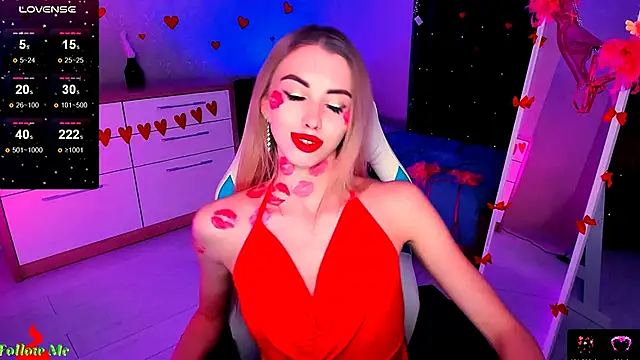 Snapshot of Emilia_Klar chatting on 02.12.25 Emilia Klar online show from 02.12.25