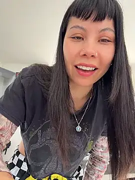 Snapshot of EemaHaruki chatting on 07.17.26 EemaHaruki online show from 07.17.26