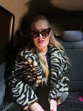 Sissy-Bee online show from 12.07.24