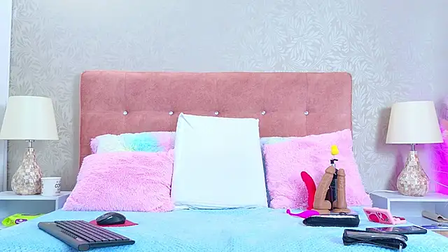 AlliciaKim online show from 09.28.25