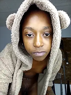 02Boitybaby online show from 10.18.25