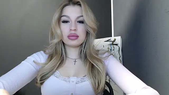Snapshot of Your_Jessy chatting on 05.10.26 Your Jessy online show from 05.10.26