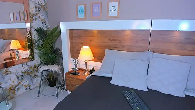 EmaBakker online show from 03.02.26