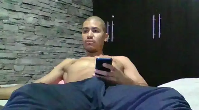 Snapshot of Sexylatin64 chatting on 02.23.25 Sexylatin64 online show from 02.23.25