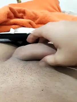 Snapshot of lm279 chatting on 11.23.25 lm279 online show from 11.23.25