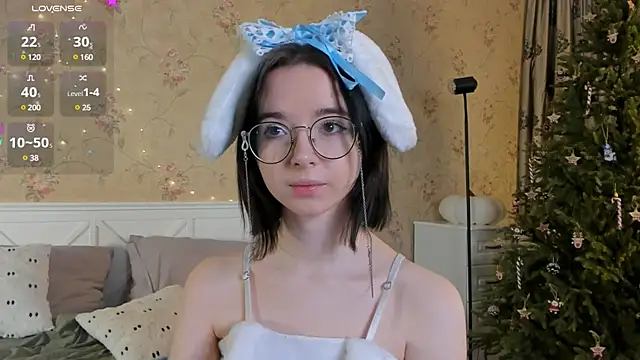 Snapshot of Nora_Failure chatting on 01.03.25 Nora Failure online show from 01.03.25