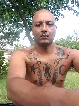 Snapshot of Daretodeviate chatting on 12.28.24 Daretodeviate online show from 12.28.24