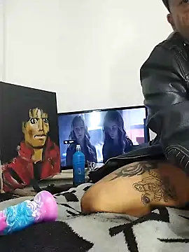 Snapshot of Daretodeviate chatting on 10.23.25 Daretodeviate online show from 10.23.25